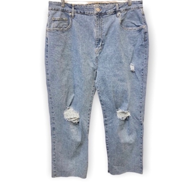 Cotton:On NWT 18 Plus High Rise Straight Jeans Cut Offs, Stretch, Distressed - Picture 12 of 12